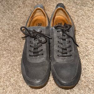 Born “Lynn” Dk Grey Distressed Sneakers